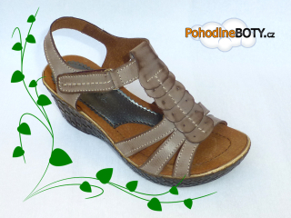 Dámské páskové sandále na klínku hnědé kůže